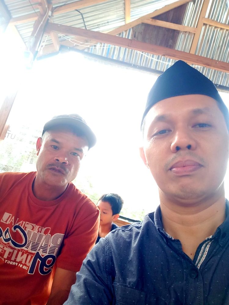 dokpri-bersama-dengan-pepe-seorang-bisu-yang-ikut-aksi-1-jpg-5c5f7987ab12ae69fb469616.jpg