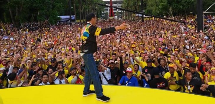 Jokowi di depan ribuan alumni UI yang memberikan dukungan kepada pasangan Jokowi-Ma'ruf di Pilpres 2019 (pojoksatu)