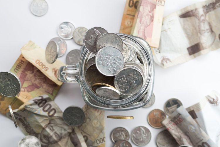 Ilustrasi uang receh dan uang koin rupiah (Shutterstock)