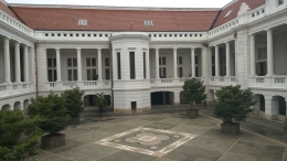 Museum Bank Indonesia yang dulunya bekas rumah sakit ini memiliki koleksi museum yang bisa disaksikan oleh masyarakat umum (dok.windhu)