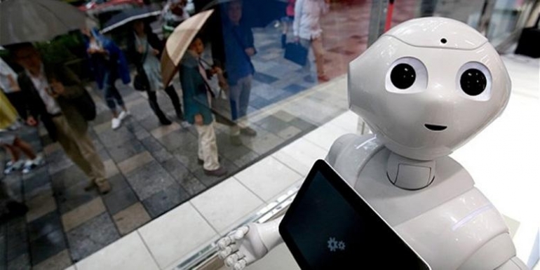 Tampilan robot Pepper (Yuya Shino/Reuters) 