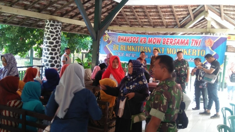 Suasana Bakti Sosial TNI Pelayanan KB MOW Di Rumkitban DKT Mojokerto, Sabtu (16/02/2019)