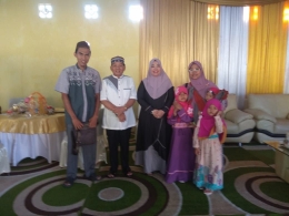 mansyur dan keluarga bersama Bupati Kobar Hj. Nurhidayah, S.H.,M.Si. dan Ayahanda H.M. Ruslan AS saat halal bihalal Idul Fitri 2018