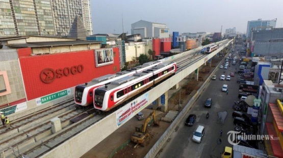 Perbaikan sistem transportasi diharapkan mampu meningkatkan daya saing perekonomian dan meratakan pembangunan. (Sumber foto: bogor.tribunnews.com)