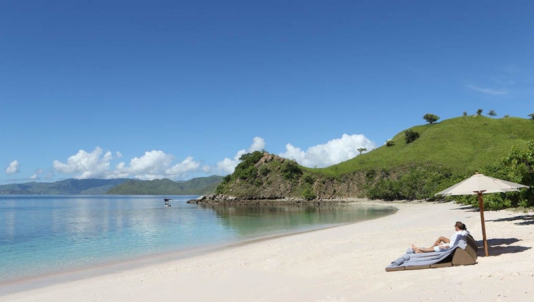 Memiliki pantai berduaan selama beberapa jam (sumber: instagram.com/liburanpremium)