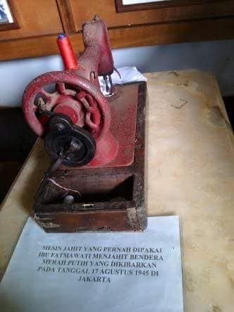 mesin Jahit Ibu Fatmawati di Musium Vredenberg Jogjakarta