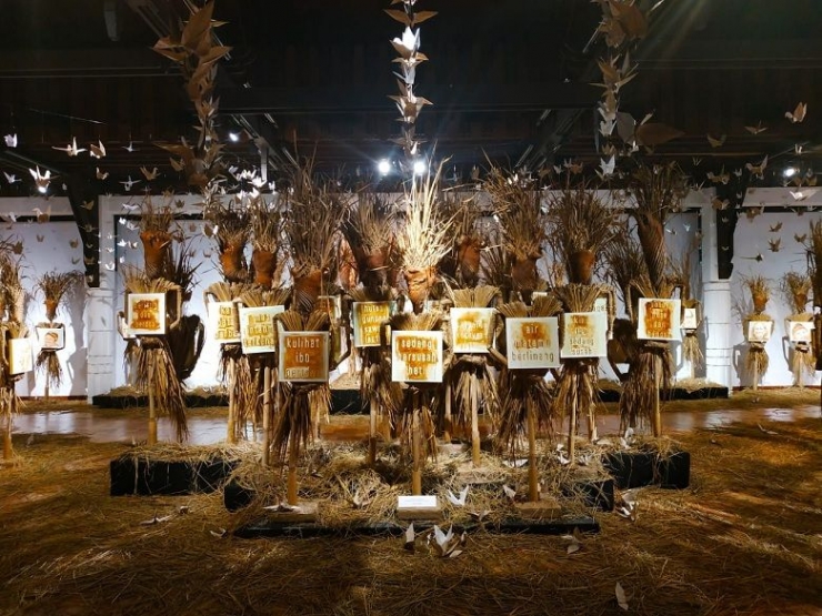 Instalasi Seni Memedi Sawah di Bentara Budaya Jakarta (sumber : penulis)