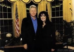 Bill Clinton dan Monica Lewinsky (Sumber: bizpacreview.com)
