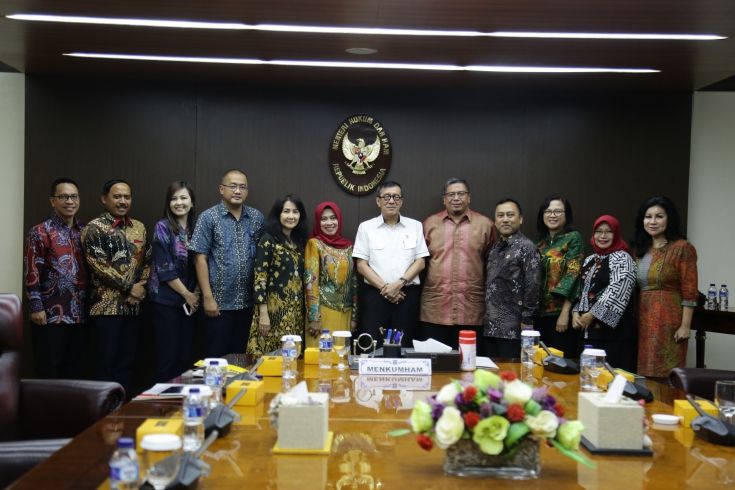 Menkumham dan Dirjen AHU menerima audiensi INI Jawa Barat (Dok. Ditjen AHU)