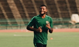 Marinus Wanewar di sesi latihan timnas. (bola.okezone.com)