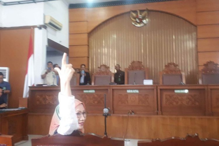Ratna Sarumpaet di Ruang Sidang Utama Pengadilan Negeri Jakarta Selatan, Kamis, 28/02/2019 (Foto: kompas.com/ Rindi Nuris Velarosdela)