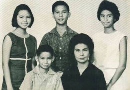 Prabowo, ibu Dora Marie Sigar, dua kakak, dan adiknya/ sumber: Instagram.com/Prabowo