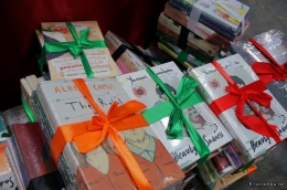 Beberapa buku yang dijual paketan di Festival Patjar Merah (Dok.Pri)