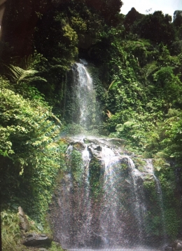 Curug Ciputri di Desa Tapos, Kecamatan Tenjolaya, 28/02/2019)