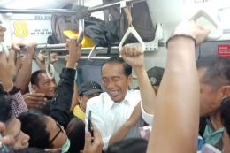 Jokowi di KRL Menuju Bogor (Kompas.com)