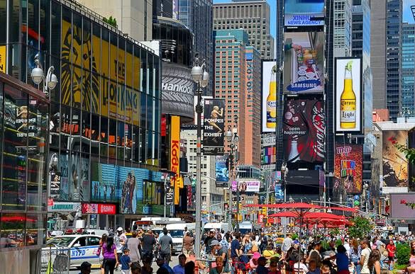 Times Square dan Broadway sebagai "Persimpangan Dunia