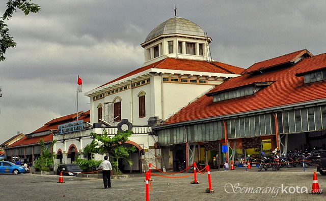 Stasiun kereta api Tawang, Semarang (semarangkota.com)
