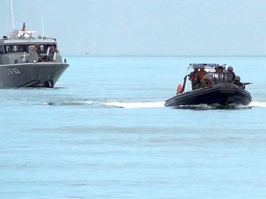 Unsur KRI dan pasukan Marinir saat latihan - dokpri