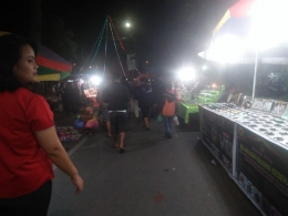 sebuah ruas jalan yang mirip ruas jalan di sekitar kota tua, Jakarta, pada malam hari jadi Kab. Karo 2019 (dokpri)