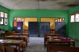 Foto bagian dalam ruang kelas, kelas 1 SDN Cibogo dengan fasilitas seadanya - dokpri