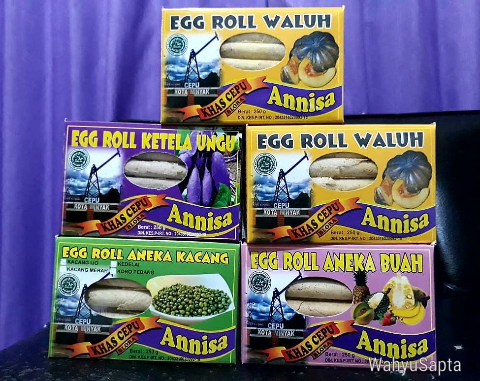 Tersedia dalam berbagai varian rasa. Rasa waluh, ketela ungu, kacang hijau, dan aneka buah. Lezat loh rasanya. Renyah empuk. (Dokpri).