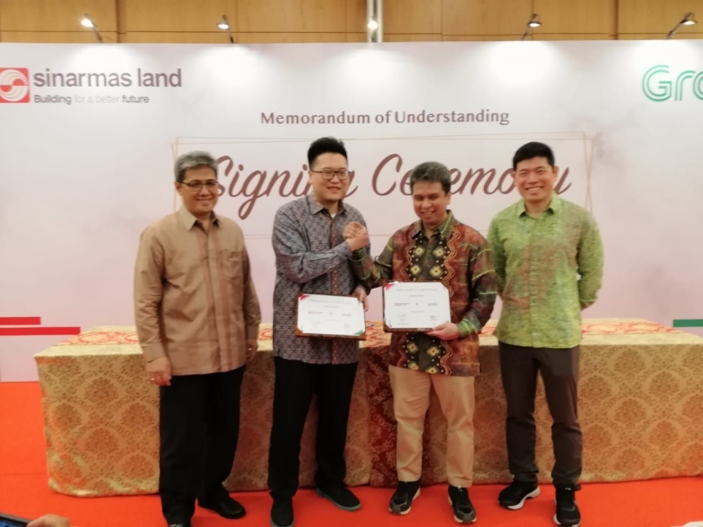 Grup CEO Sinarmas Land Michael Widjaja dan Ridzki Kramadibrata, President of Grab Indonesia / dok.sinarmasland