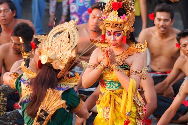ilustrasi penari kecak, Bali (pixabay.com/z0man)