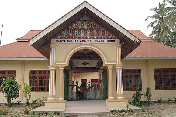 Gedung Baru Panti Asuhan Aisyiyah Payakumbuh : Foto Koleksi Pribadi