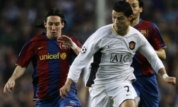 Ketika Messi mengalahkan Ronaldo di laga final UCL 2009 (Foto: Gustao Nacarino/Reuters)