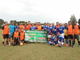 Foto Bersama Kesebelasan Comando FC - Bhayangkara Polresmota DI Stadion Gelora A. Yani Kota Mojokerto (Dokpri)