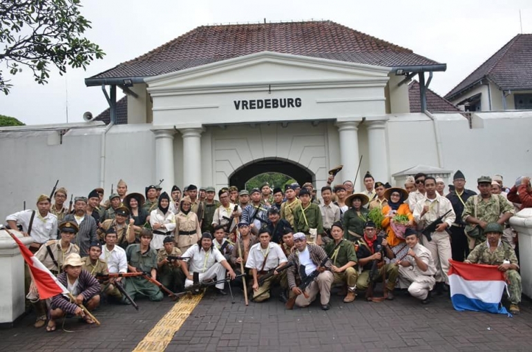 dokpri- Reenactor Indonesia di Benteng Vredenberg