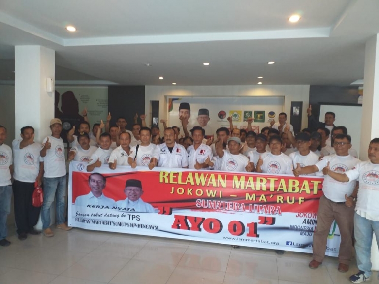 Para relawan Martabat Jokowi-Amin usai deklarasi di Medan Sumatera Utara, Sabtu (16/03/2019). Foto: BP/dok