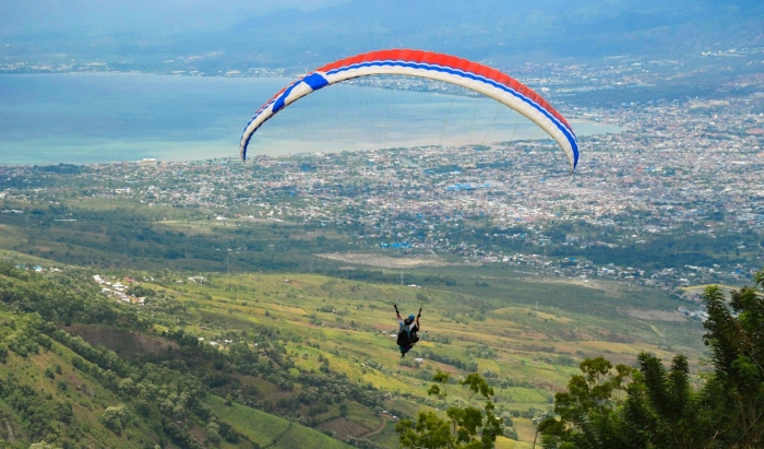 Pemandangan Indah Kota Palu dari Puncak Matantimali