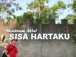 Penulis Bergaya. Museum Sisa Hartaku, Cangkringan -- Sleman, Yogyakarta. Dok Pribadi, J.Krisnomo (24/02/19).