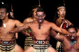 Haka bagi pendudk Maori sebagai tarian perang untuk mengintimidasi musuh. Getty Images: Martin Hunter