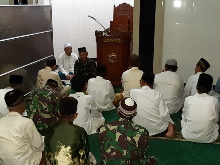 Suasana Shalat Tahajud Di Masjid Al-Muttaqin, Puri, Mojokerto (Dokpri)