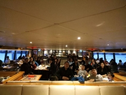 Makan malam di Captain Cook Cruises (dok pribadi)