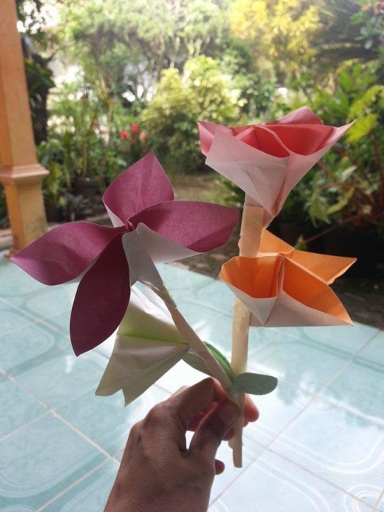 Bunga hasil origami. Photo by Ari