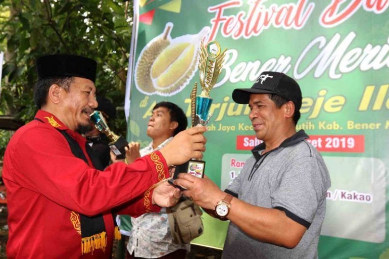 Gambar 3, Abdul Muis, sang jawara makan durian di Festival Durian Bener Meriah (Doc. FMT)