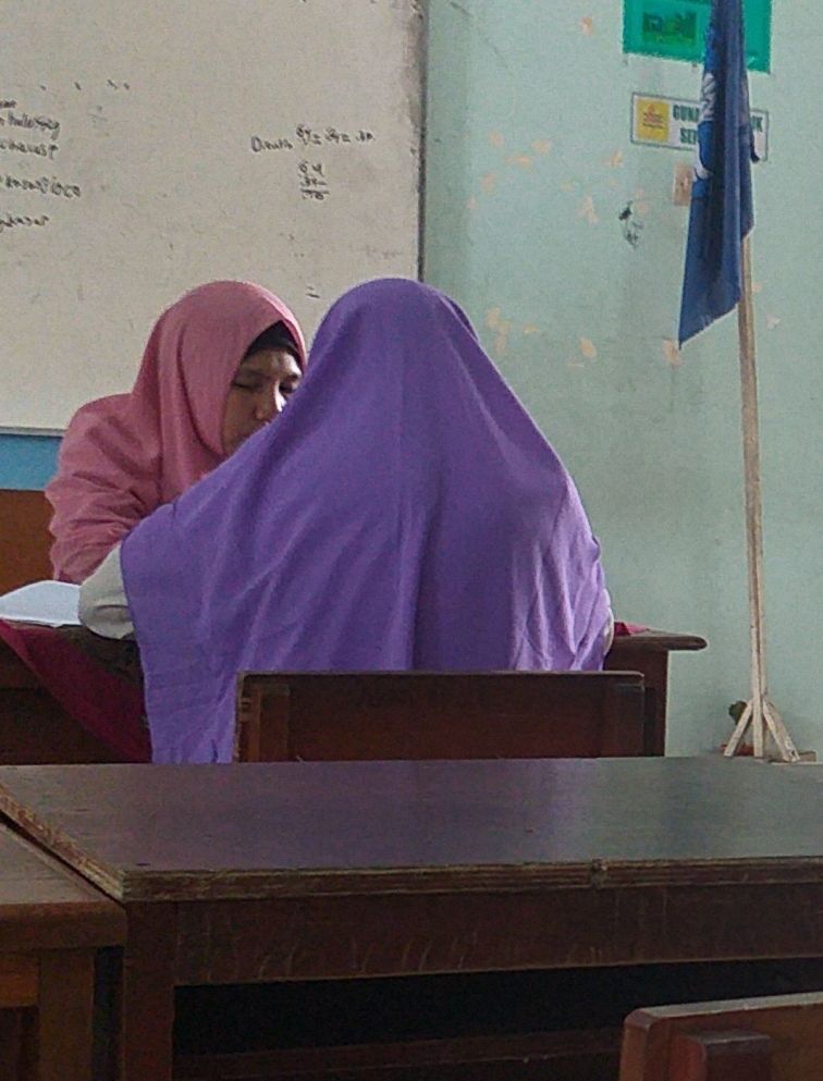 Ibu guru (jilbab pink) ketika memberikan pengarahan kepada wali murid. (Dok.pri)