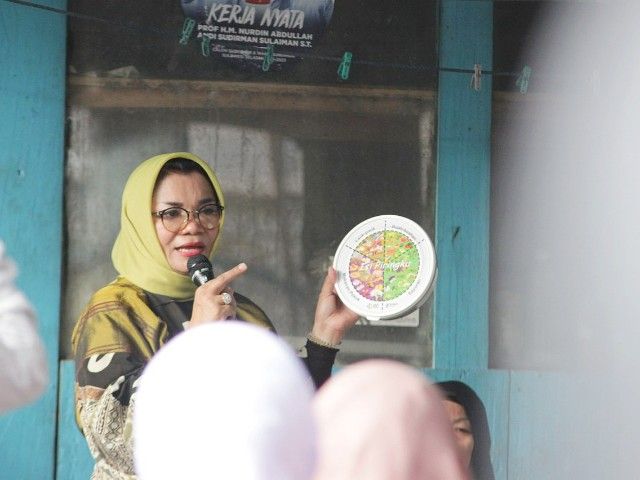 Sosialisasi bahaya penggunaan plastik oleh Ketua YKI SulSel di Kabupaten Bantaeng (03/04/2019).