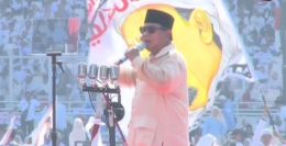 Prabowo di Munajat Subuh, GBK Senayan (7/4).