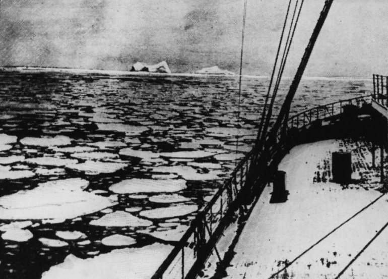 ilustrasi kapal Titanic tenggelam. (Sumber: allthatsinteresting.com)
