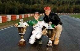 Vettel (kiri) Michael (kanan) | scuderiafans.com 