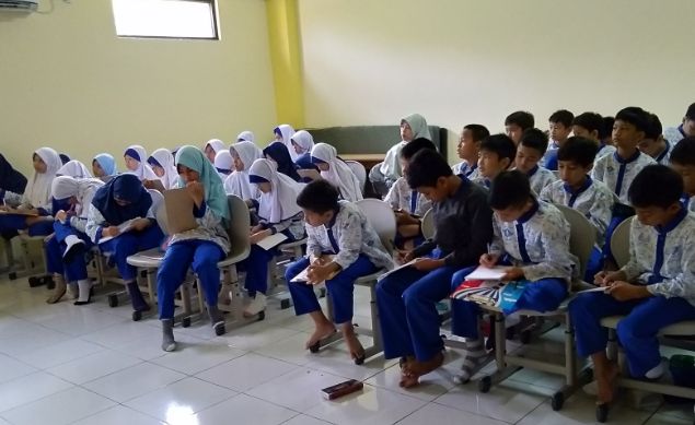 keseriusan siswa dalam mempraktikan teknik menulis