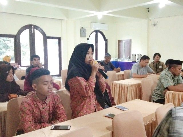 Perwakilan anak dari FABT sebagai peserta Sosialisasi Pengawasan Pemilu 2019 di Hotel Ahriani Bantaeng (11/04/19) | dokpri