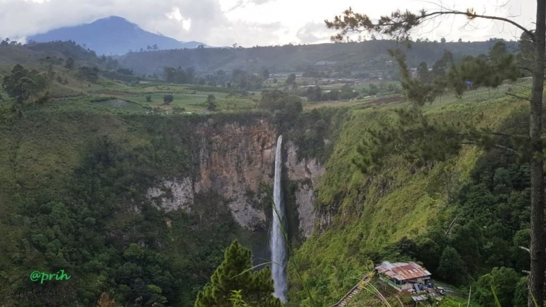 Air terjun Sipiso-piso, kekayaan alam anugerah bagi bangsa (dok pri)