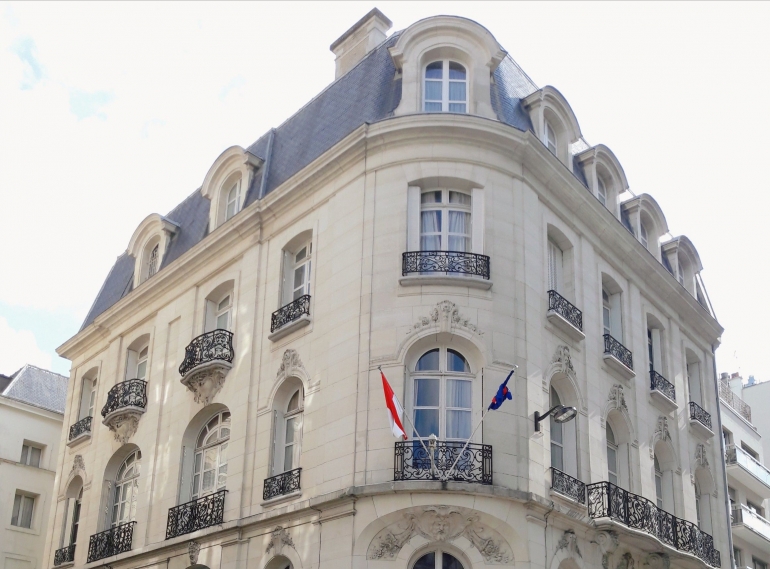 Gedung KBRI Paris, Prancis tempat melaksanakan pemungutan suara Pemilu 2019 (foto : dok. Derby Asmaningrum) 