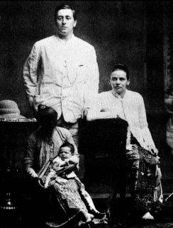 J.K Wijngaarden dan keluarga (Buluh Awar, 1892) - https://karosiadi.blogspot.com