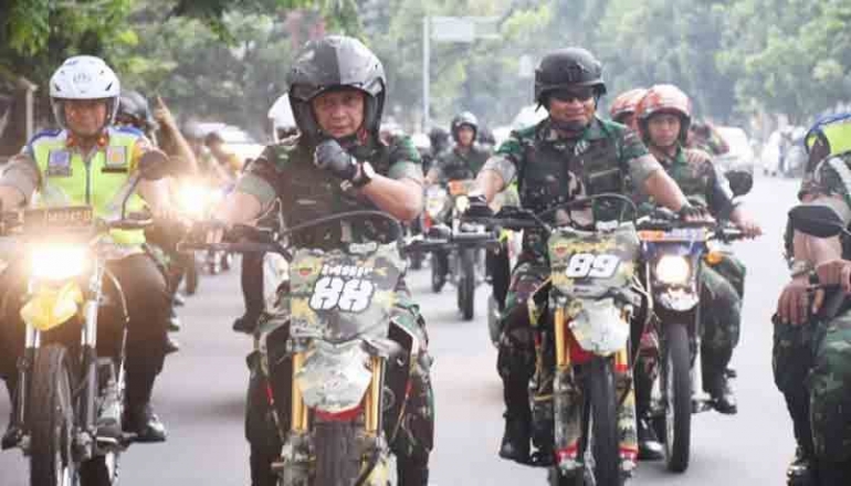 Patroli TNI dan Polri menjaga suasana tetap kondusif (dokpri)